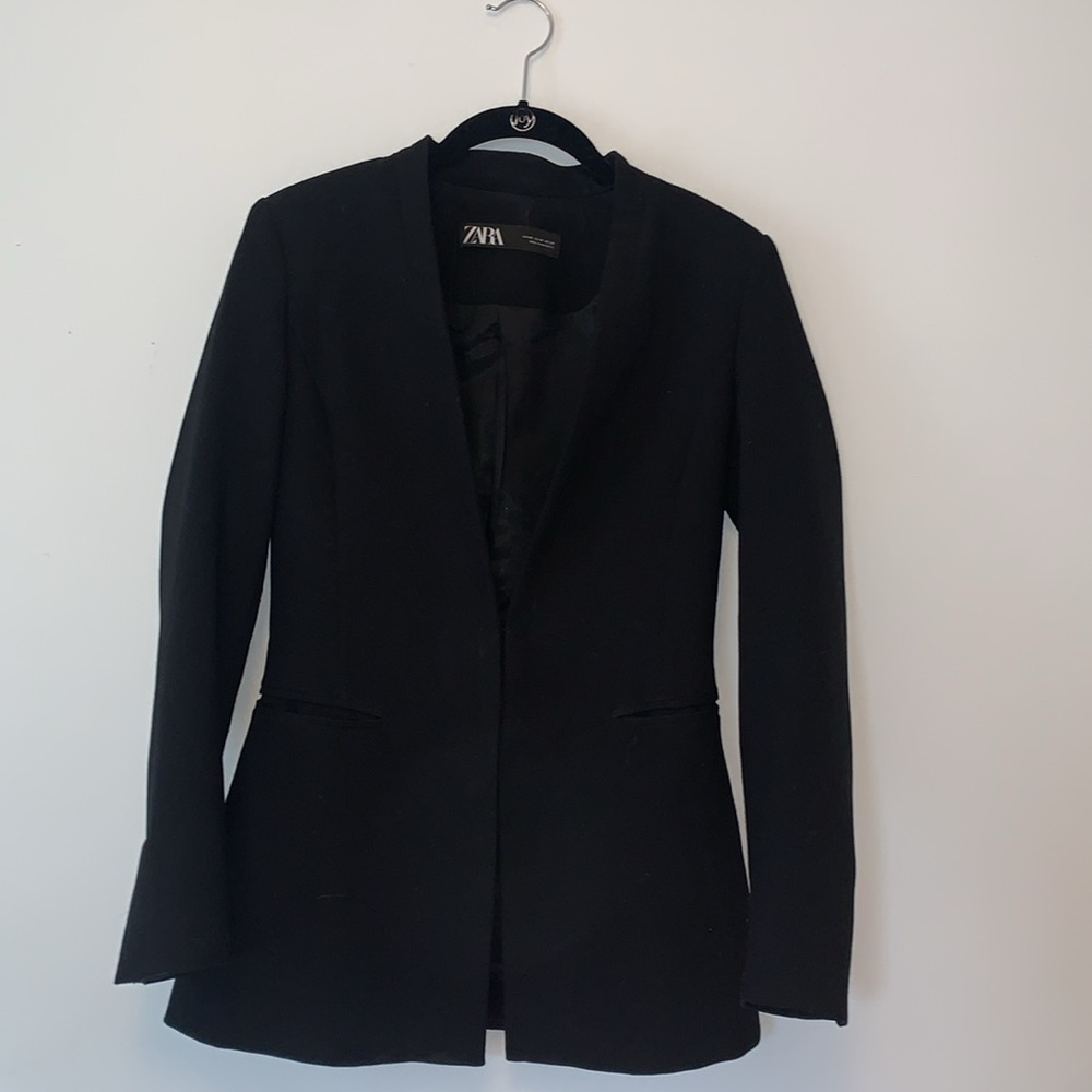 Zara black polyester blazer with ash black viscose inseam